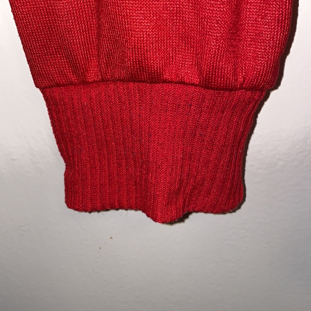 Secret Treasures Medium (8-10) Tis’ the Season Sleepwear Top - Picture 10 of 13